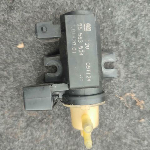 Перетворювач тиску (соленоїд) наддуву / EGR 55563534 OPEL