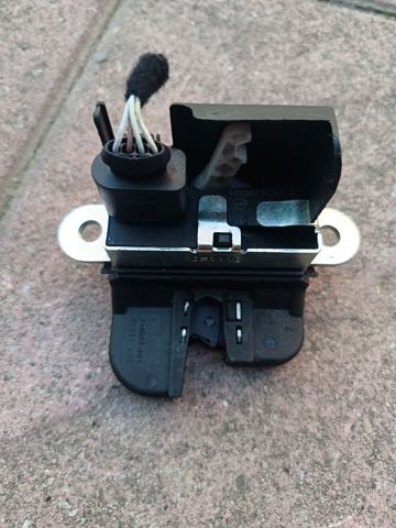 Замок кришки багажника 5K0827505A VAG
