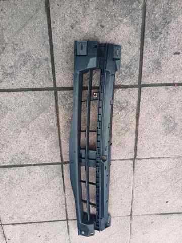 Кронштейн решітки радіатора 620300101R RENAULT