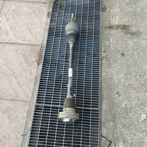 Піввісь задня 7L0501201B VAG