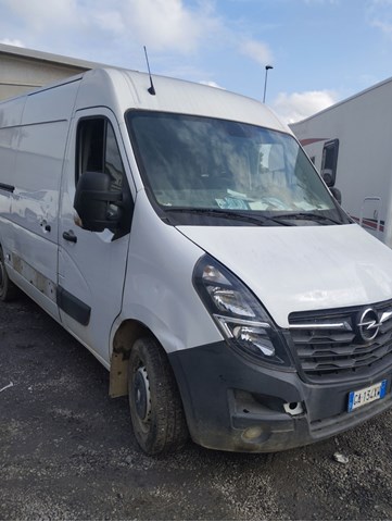 Пасажирські передні двері Opel Movano B