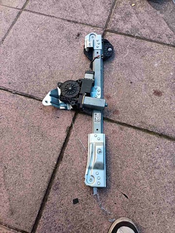 Склопідйомник з електродвигуном 807211440R RENAULT