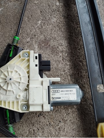 Мотор склопідйомника дверей передніх, лівих 8K0959801 VAG