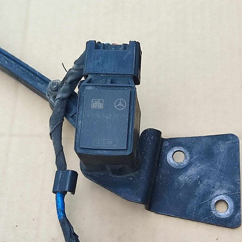 Регулятор положення кузова задньої підвіски A0105427717 MERCEDES