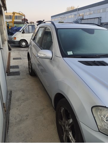 Дверка передня права A1647201005 MERCEDES