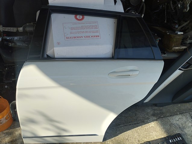 Двері задні, ліві A2047302300 MERCEDES
