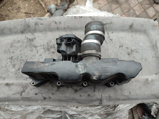 Колектор впускний A6460900737 MERCEDES