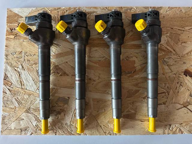 Форсунка дизельна в зборі, розпилювач + тримач 0445110369 VAG