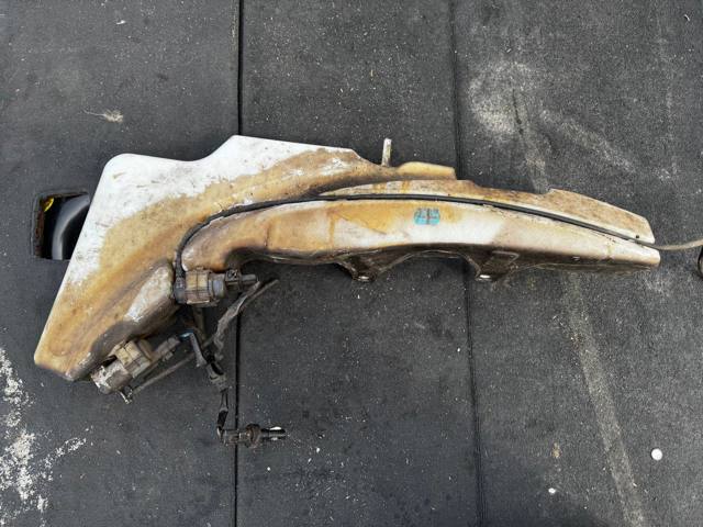 Бачок омивача лобового скла 28910EB320 NISSAN