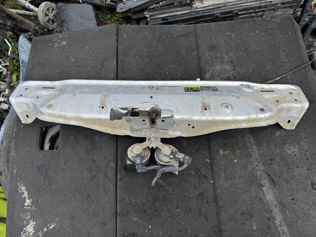 Кронштейн кріплення радіатора 2H0805563D VAG