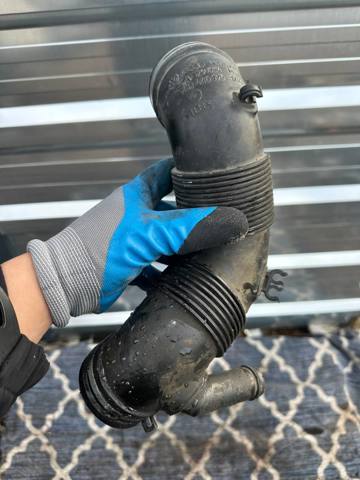 Патрубок повітряний, вихід повітряного фільтра 3C0129654M VAG