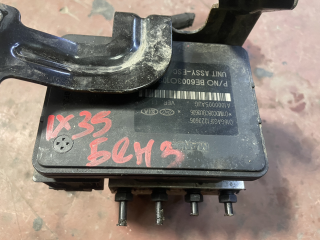 Блок АБС гідравлічний 589202Y610 HYUNDAI
