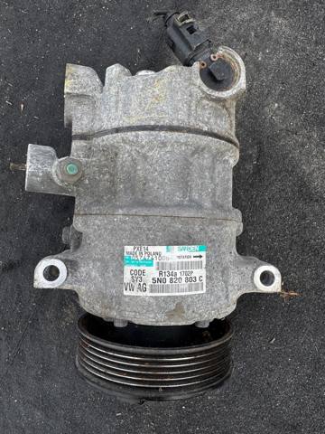 Компресор кондиціонера 5N0820803C VAG