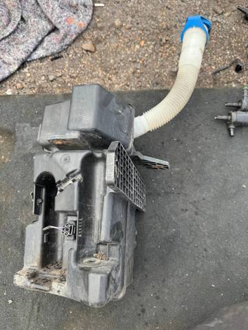 Бачок омивача скла 5N0955453B VAG