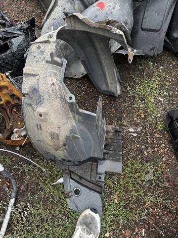 Підкрилок передній правий 638429U000 NISSAN