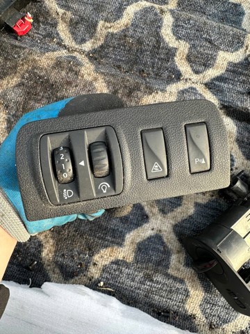 Кнопка коректора фар 648450007R RENAULT