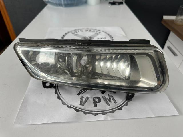 Фара протитуманна, права 6R0941062C VAG