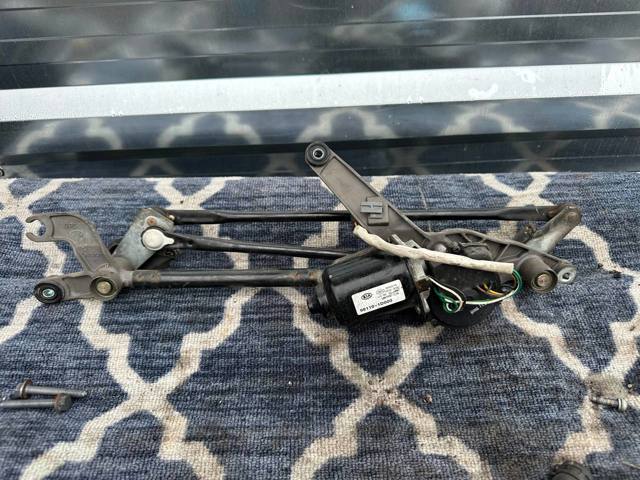 Двигун склоочисника лобового скла (трапеції) 981101D000 HYUNDAI