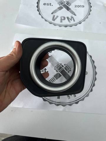 Окантовка противотуманки EH2215B202AB LAND ROVER