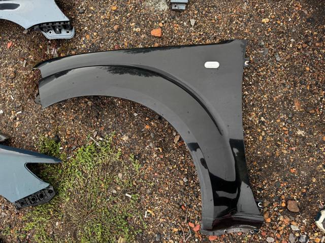 Переднє ліве крило F31014X0MA NISSAN