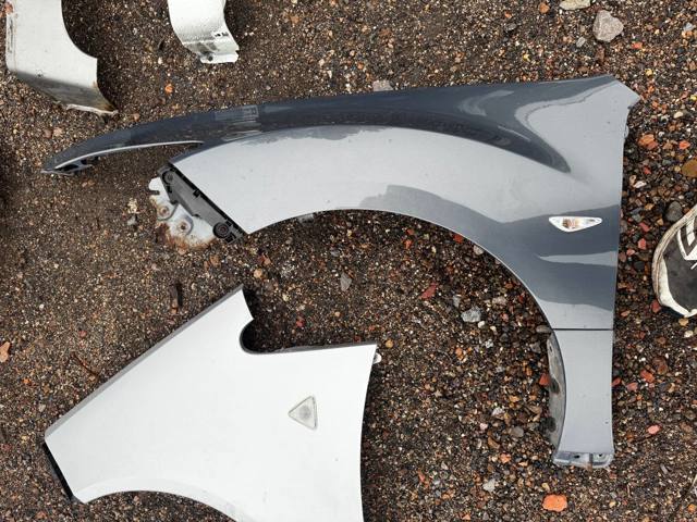 Бічна частина передня ліва GS1D52210C MAZDA