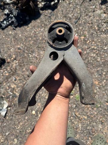 Опора двигуна задня MN101387 MITSUBISHI
