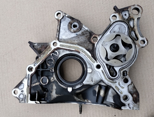 Маслонасос 1510027030 TOYOTA