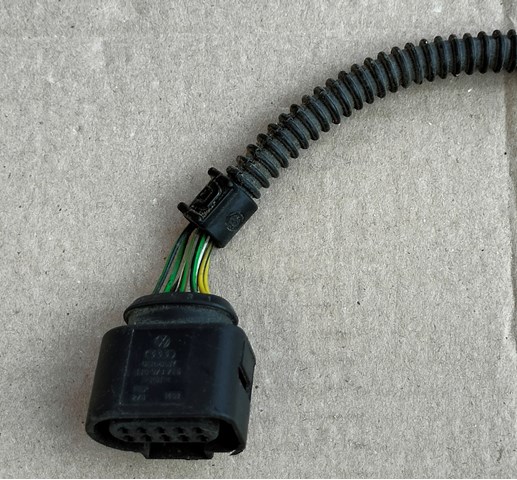 Замок дверей водія 1J0973715 VAG