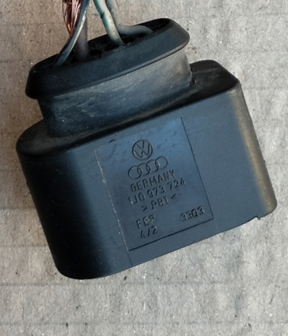Роз'єм (фішка) котушки запалювання 1J0973724 VAG