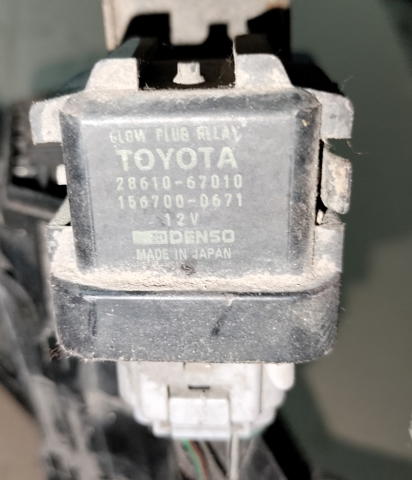Реле свічок накалу Toyota Avensis III