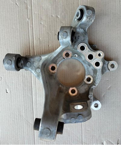 Цапфа права 430185CA0A NISSAN