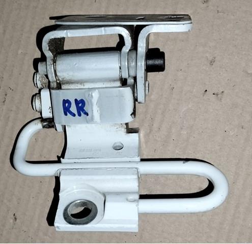 Петля задніх дверей, правих 4L0833412A VAG
