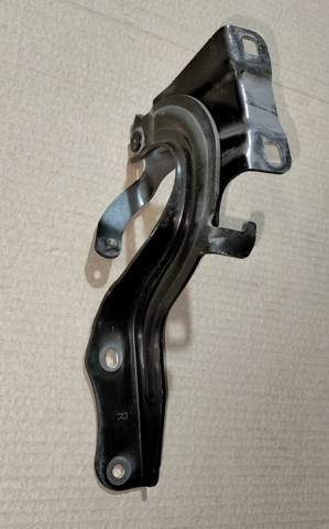 Завіса капота права 654004CL0A NISSAN