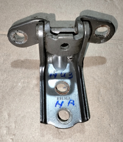 Петля заднтої двері, правої 793602B000 HYUNDAI