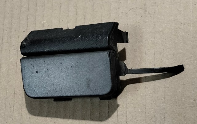 Заглушка бампера буксирувального гака, передня права 7L6807186 VAG