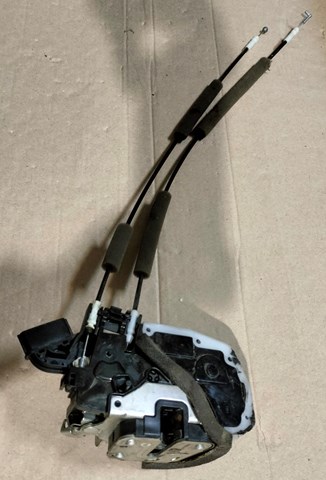 Замок задньої дверї, правої 825004GA0A NISSAN