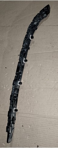 Кронштейн бампера заднього, правий 852204CE0A NISSAN