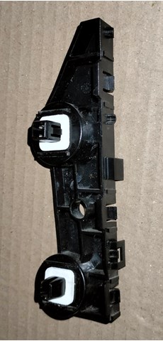 Кріплення бамера ліве 852254GA0A NISSAN