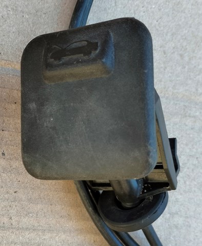 Ручка відкриття капота 96476604 GM