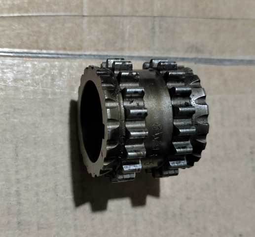 Зірка-шестерня приводу коленвалу двигуна LR010884 LAND ROVER