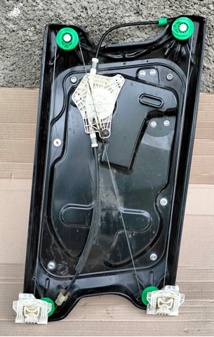 Склопідйомник з електродвигуном LR052110 LAND ROVER