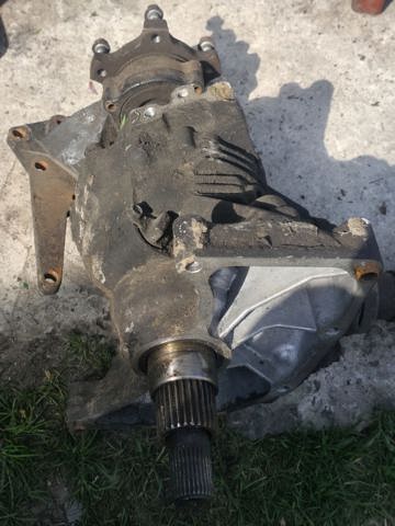 Коробка роздавальна в зборі 331008H513 NISSAN