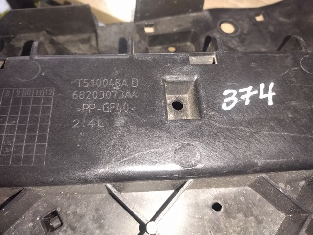 Повітропровід / дефлектор радіатора, верхній 68203073AA CHRYSLER