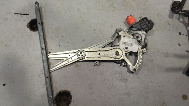 Мотор склопідйомника дверей передніх, правих 8571078011 TOYOTA