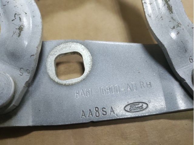 Петля капота, права 8A6116800AD FORD