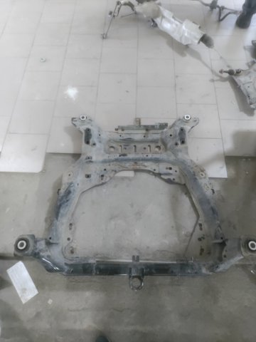 Передня балка LR041717 LAND ROVER