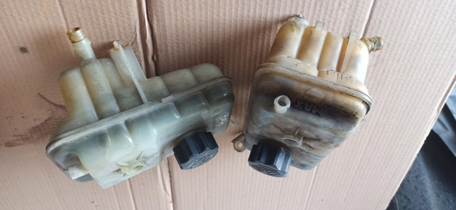 Бачок системи охолодження двигуна розширювальний 1323V1 PEUGEOT