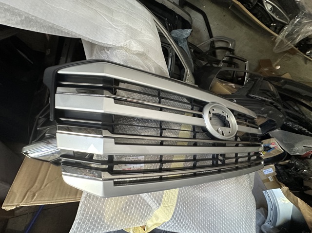 Захисна решітка радіатора 5310160G70 TOYOTA
