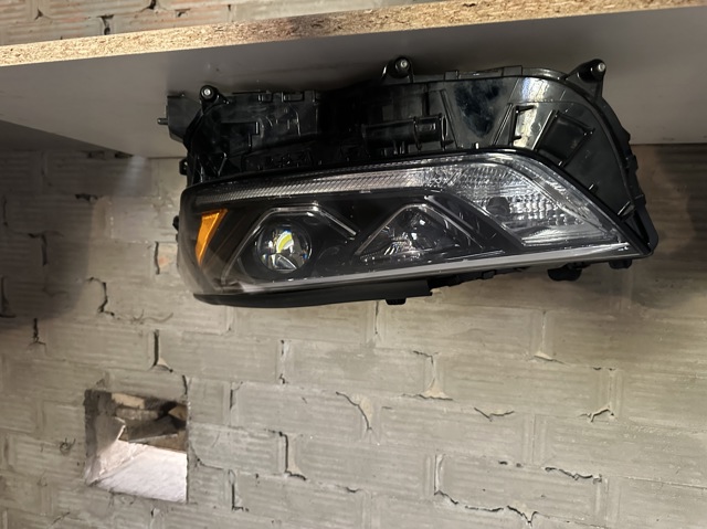 Фара ліва 811500E521 TOYOTA