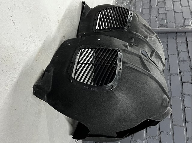 Підкрилки передні праві 4L0809962E VAG